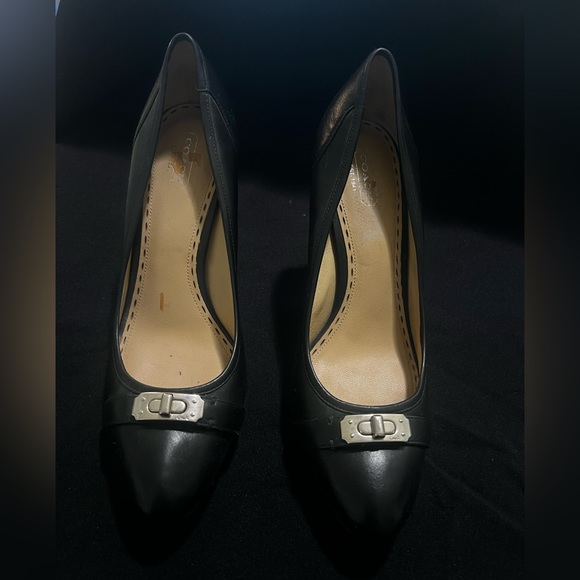 COACH BLACK LEATHER PUMPS - Picture 1 of 5